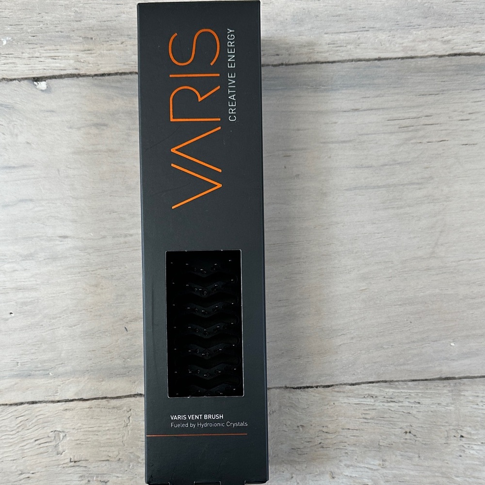 VARIS Vent Brush-Fueled with Hydroionic crystals
NEW in Box.  Professional